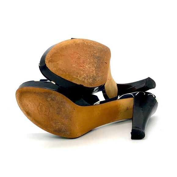 Stuart Weitzman Floral Platform Pump - Picture 9 of 10